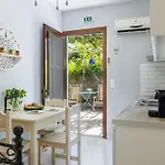 Apartment Yianna Studios *