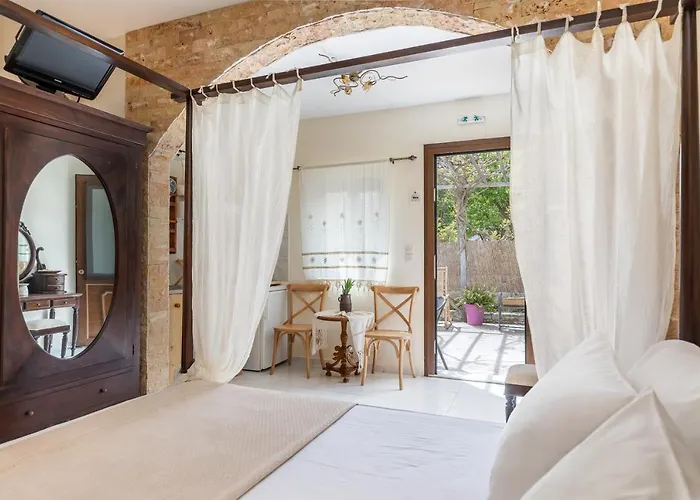 Yianna Studios * Skopelos Town