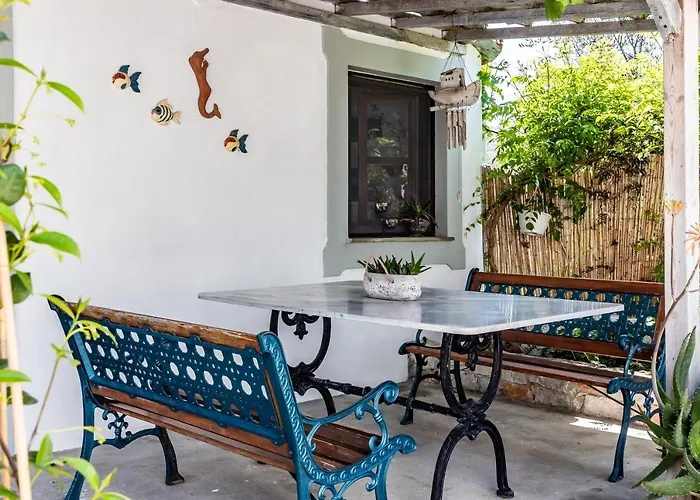 Yianna Studios Apartment Skopelos Town