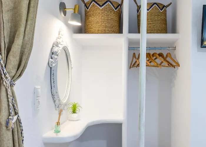 Yianna Studios Skopelos Town