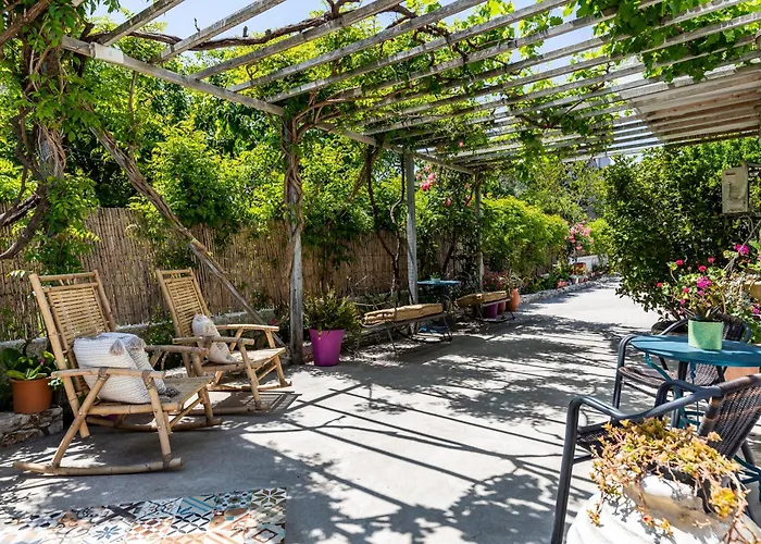 Yianna Studios Apartment